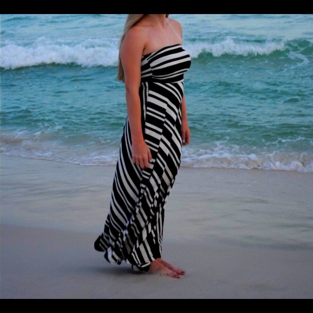 ⚓️Navy & White long Banana Republic dress